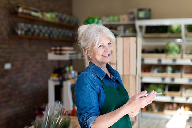 Aktivni do upokojitve - zaposlovanje starejših - subvencije do 11.000€